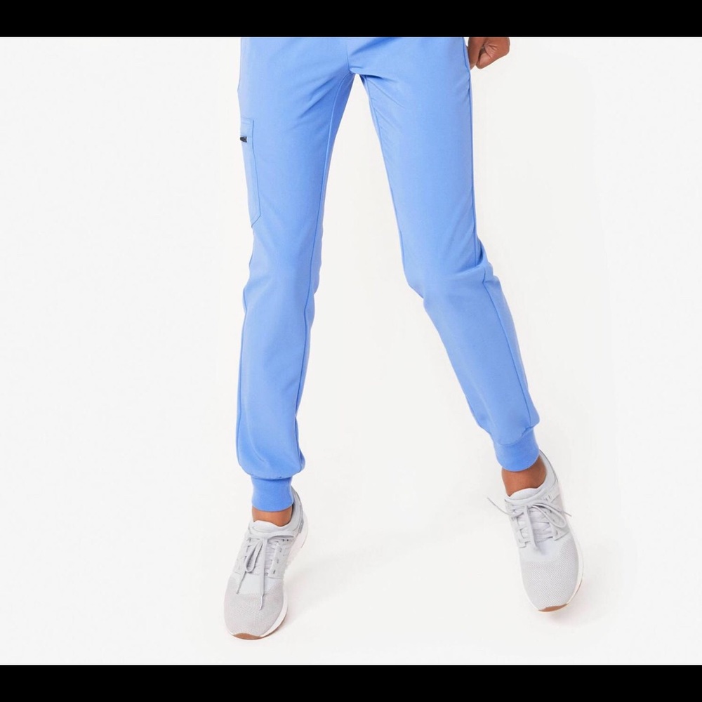 Figs joggers size Large